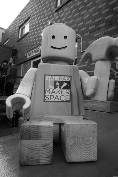 Fichier:20170522 Halifax - Halifax Makerspace - Good Robot Meetup 06.jpg